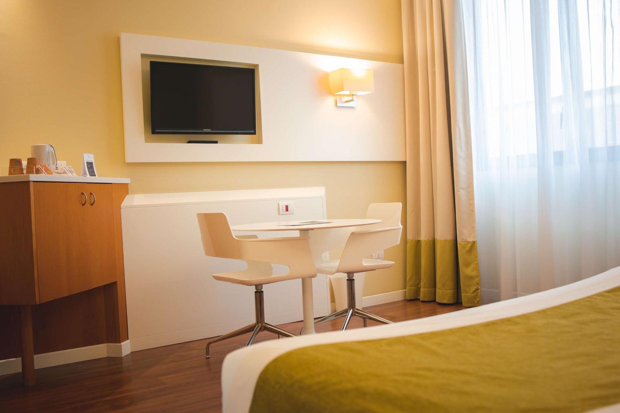 Best Western Mirage Hotel Fiera Падерно-Дуньяно Экстерьер фото