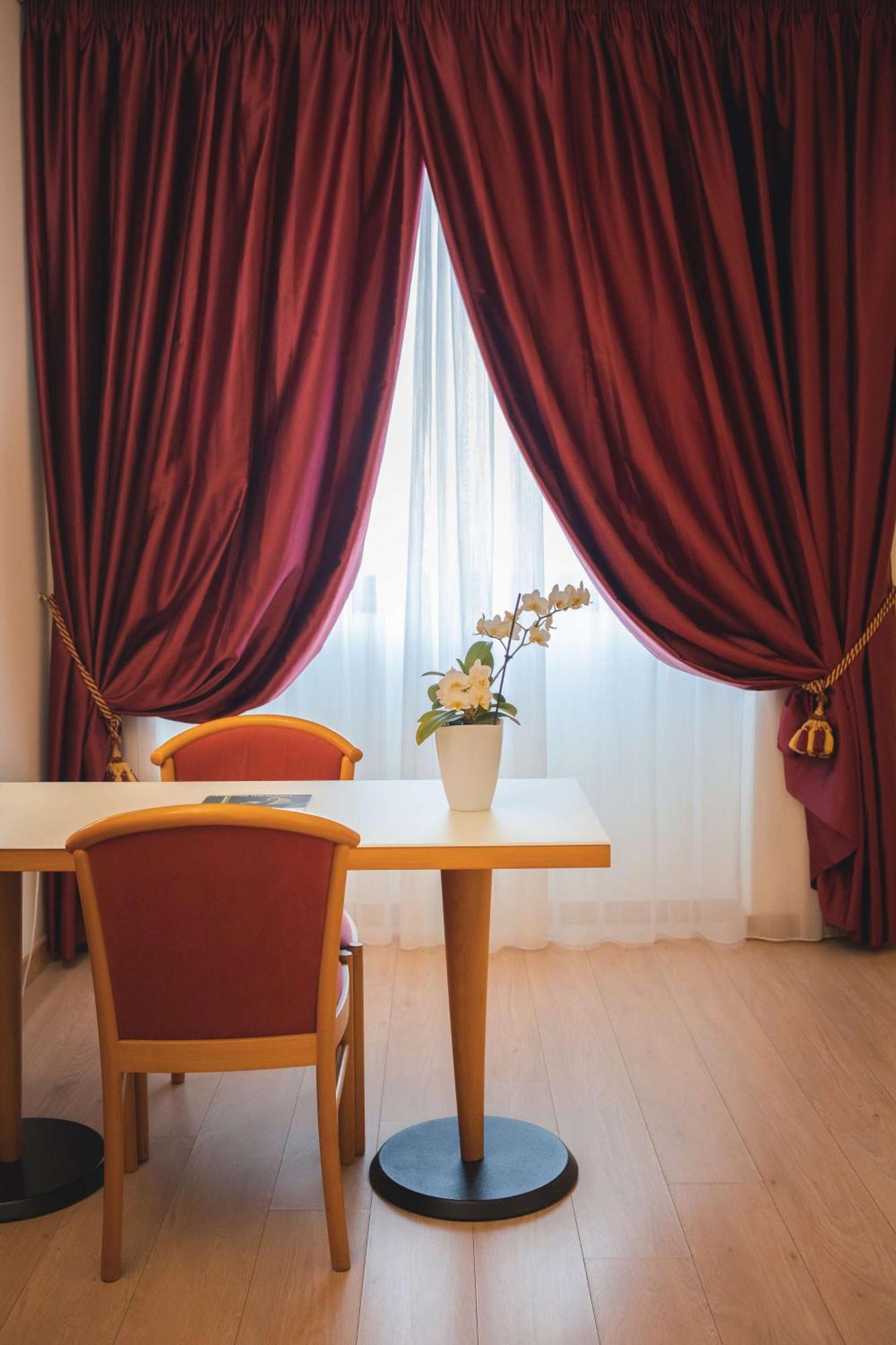 Best Western Mirage Hotel Fiera Падерно-Дуньяно Экстерьер фото